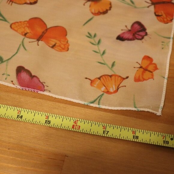 Beauty and Lux Gift box for yourself or a friend - bath bombs, scarves lipstick - Picture 8 of 10